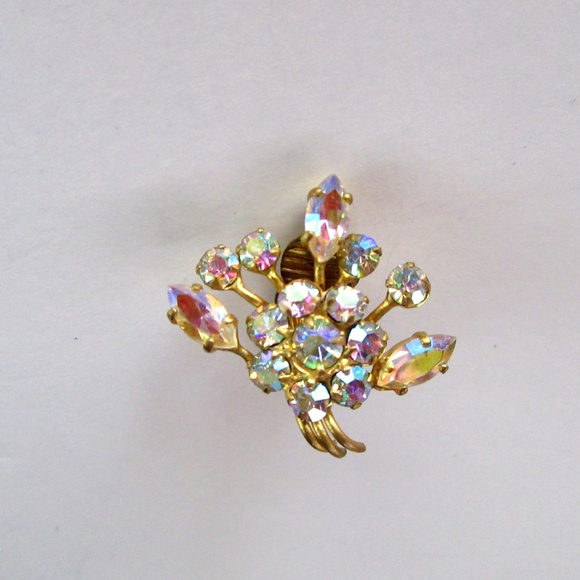 Fan shaped aurora borealis rhinestone clip earring - Picture 5 of 5